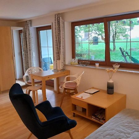 Apartment Mit Kueche Und Balkon Oder Terrasse, Ruhig Und Gut Erreichbar Piding Esterno foto
