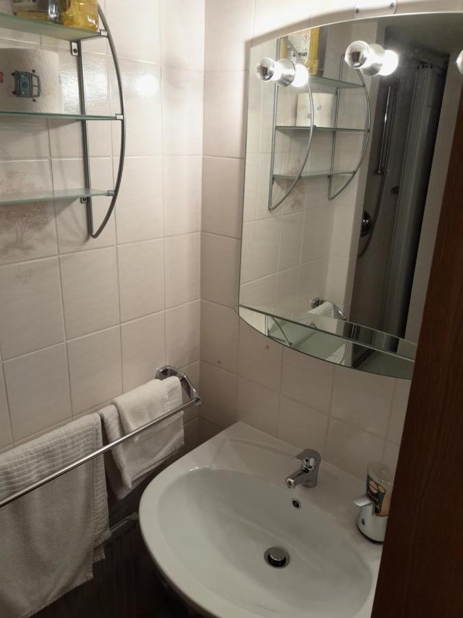 Apartment Mit Kueche Und Balkon Oder Terrasse, Ruhig Und Gut Erreichbar Piding Esterno foto