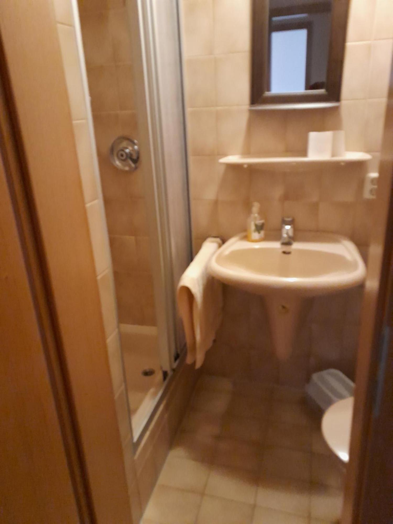 Apartment Mit Kueche Und Balkon Oder Terrasse, Ruhig Und Gut Erreichbar Piding Esterno foto